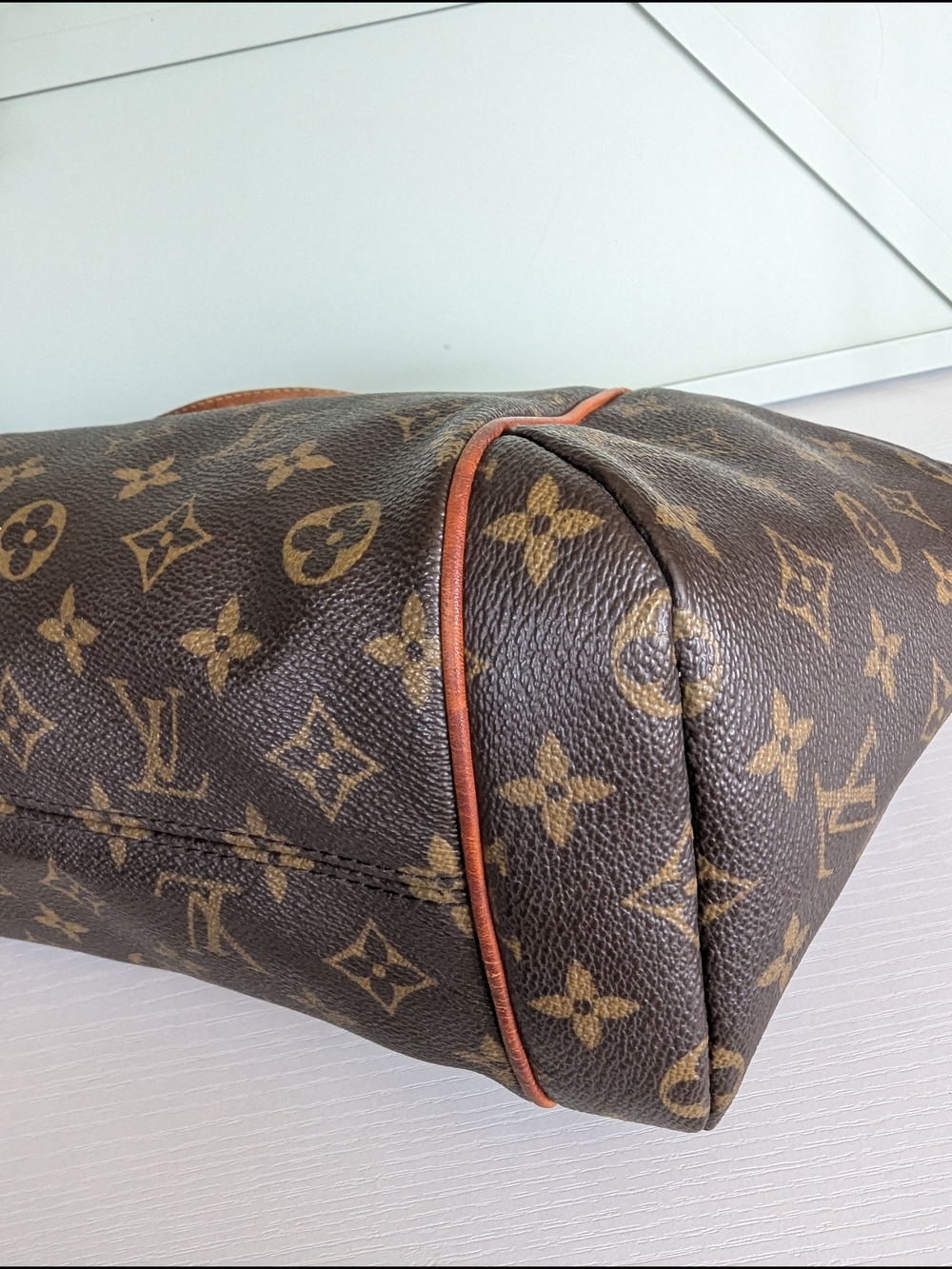 Louis Vuitton Totally PM. Monogram Tote Bag - Picture 11 of 16